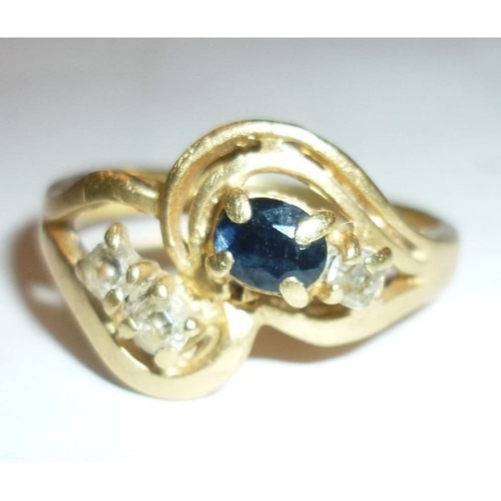 Vintage 750 18k Yellow Gold Saphire Diamonds Ring sz 7.25 4g
